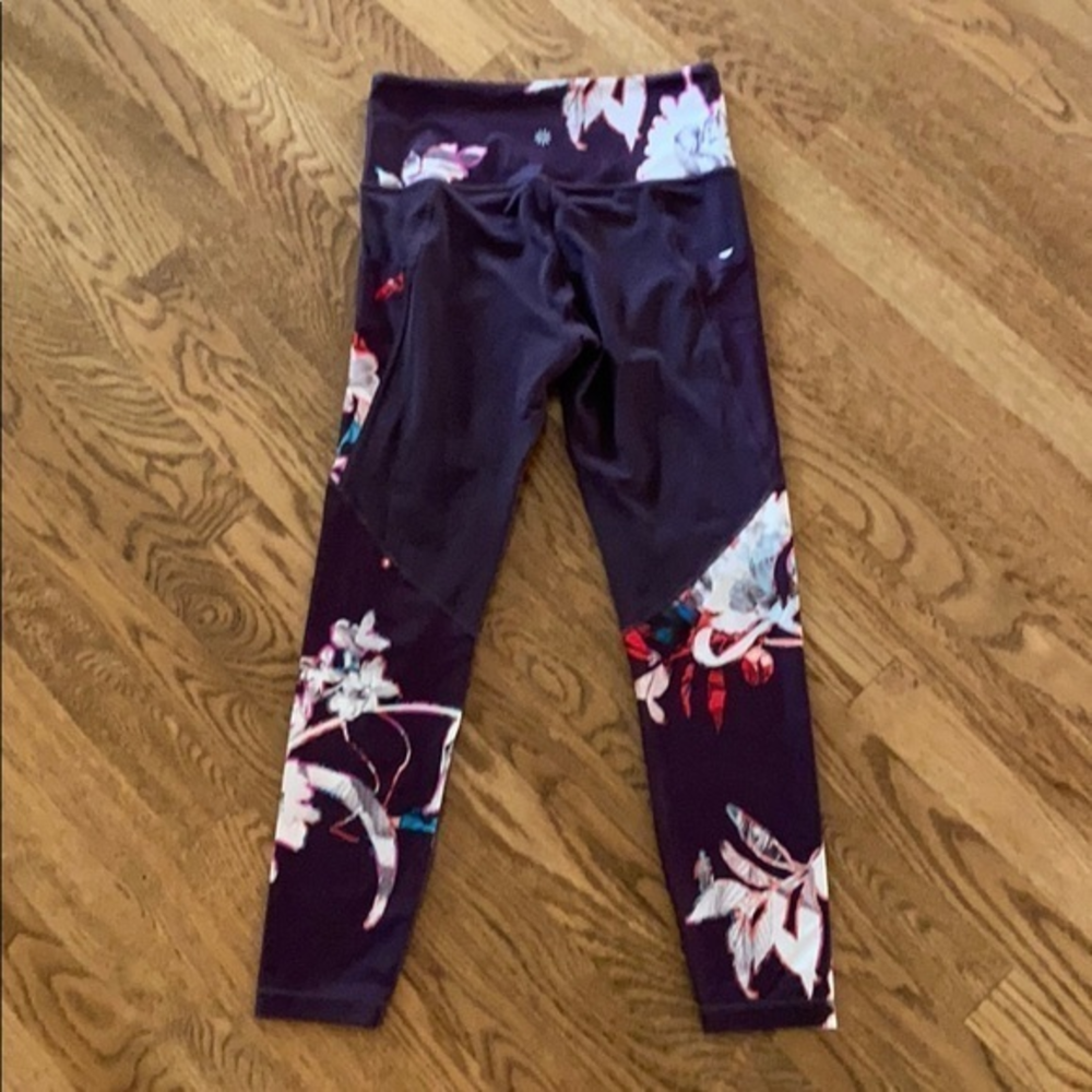 Athleta Magnolia‎ Stash Crop Capri